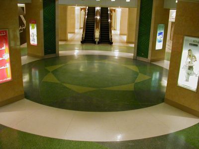 水磨石地板磚防滑嗎？